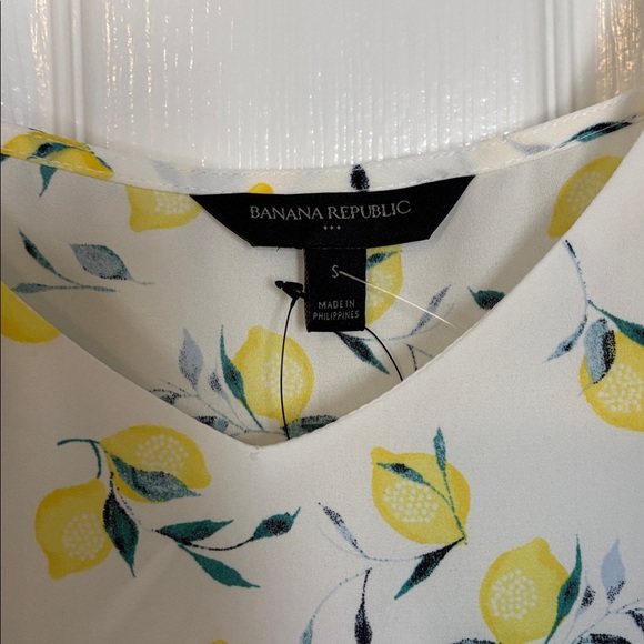 NWT Banana republic top white yellow lemon Sz Small - Picture 3 of 7
